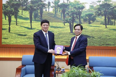 Đoàn công tác thành phố Lâm Nghi, tỉnh Sơn Đông - Trung Quốc thăm và làm việc tại tỉnh