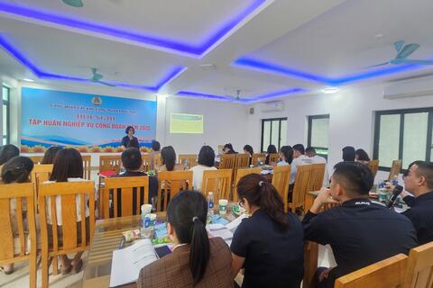 CÔNG ĐOÀN CÁC KHU CÔNG NGHIỆP TỔ CHỨC TẬP HUẤN NGHIỆP VỤ CHO ĐỘI NGŨ CÁN BỘ CÔNG ĐOÀN