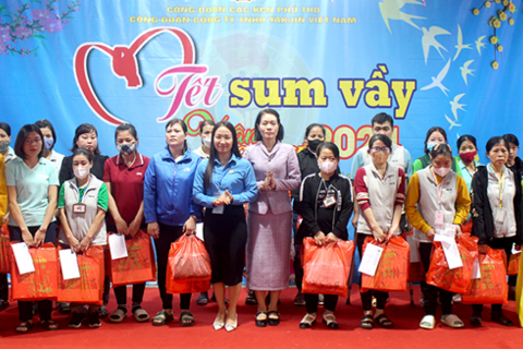 Công ty TNHH Yakjin Việt Nam tổ chức “Tết sum vầy - Xuân chia sẻ”