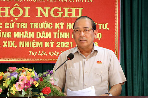 Đại biểu HĐND tỉnh tiếp xúc cử tri tại huyện Cẩm Khê