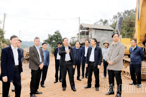 Phó Chủ tịch UBND tỉnh Quách Tất Liêm kiểm tra công tác giải phóng mặt bằng các dự án tại xã Thịnh Minh