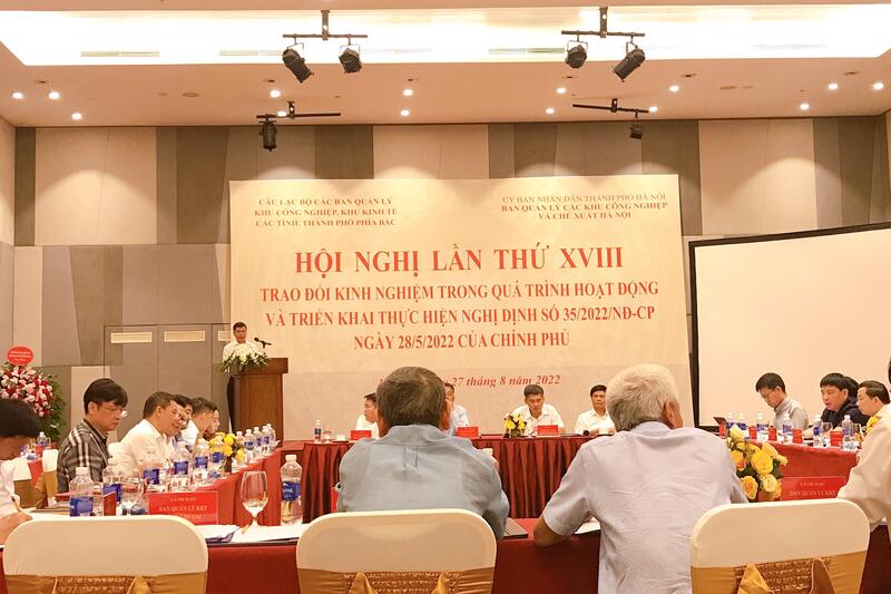 Đồng chí Đặng Hoàng Cương - Phó Trưởng Ban Ban Quản lý các KCN Phú Thọ tham gia tham luận tại Hội nghị Câu lạc bộ các Ban quản lý KCN, KKT các tỉnh thành phố phía Bắc lần thứ 18